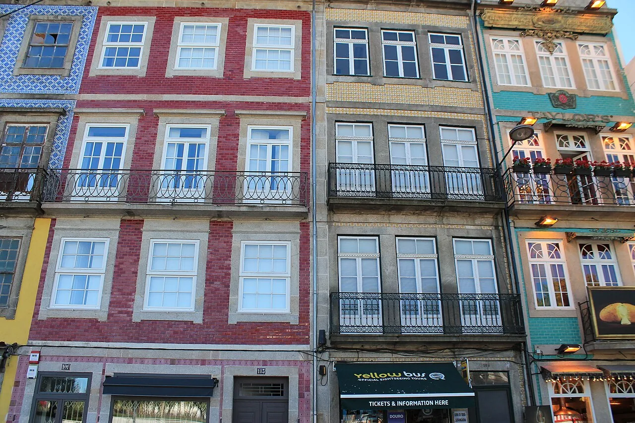 Fachadas e arquitetura urbana no Porto