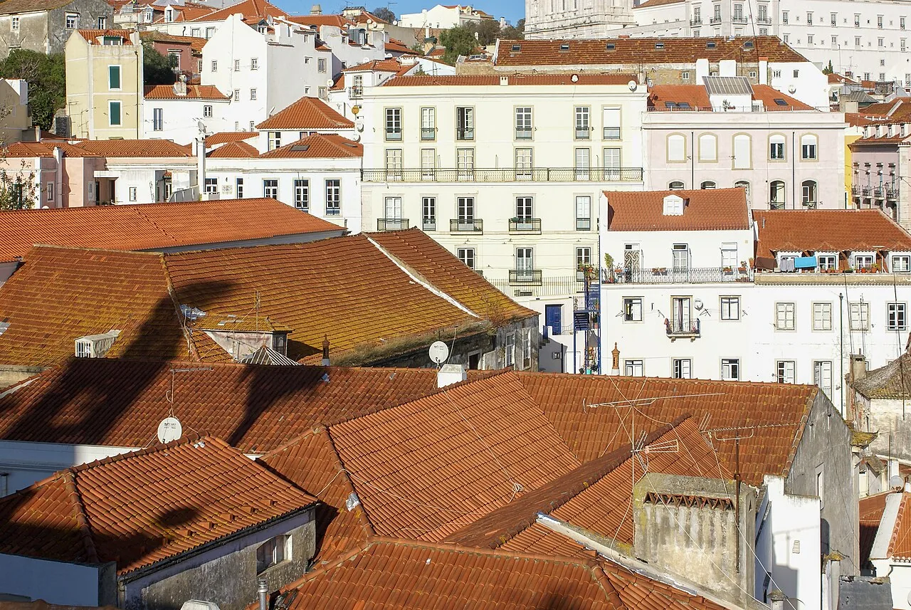 Telhados e edifícios de Alfama, Lisboa