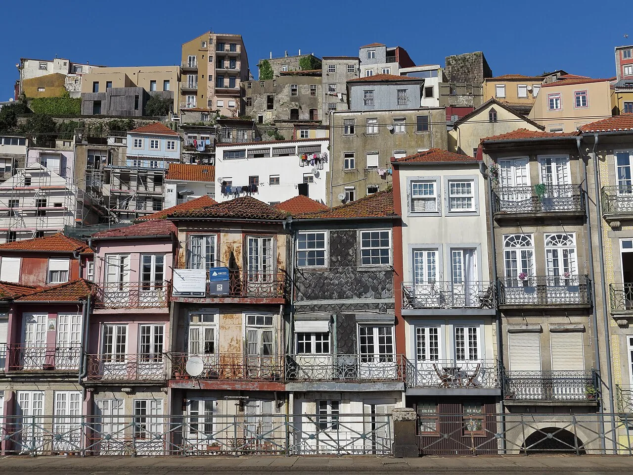 Fachadas e arquitetura urbana no Porto