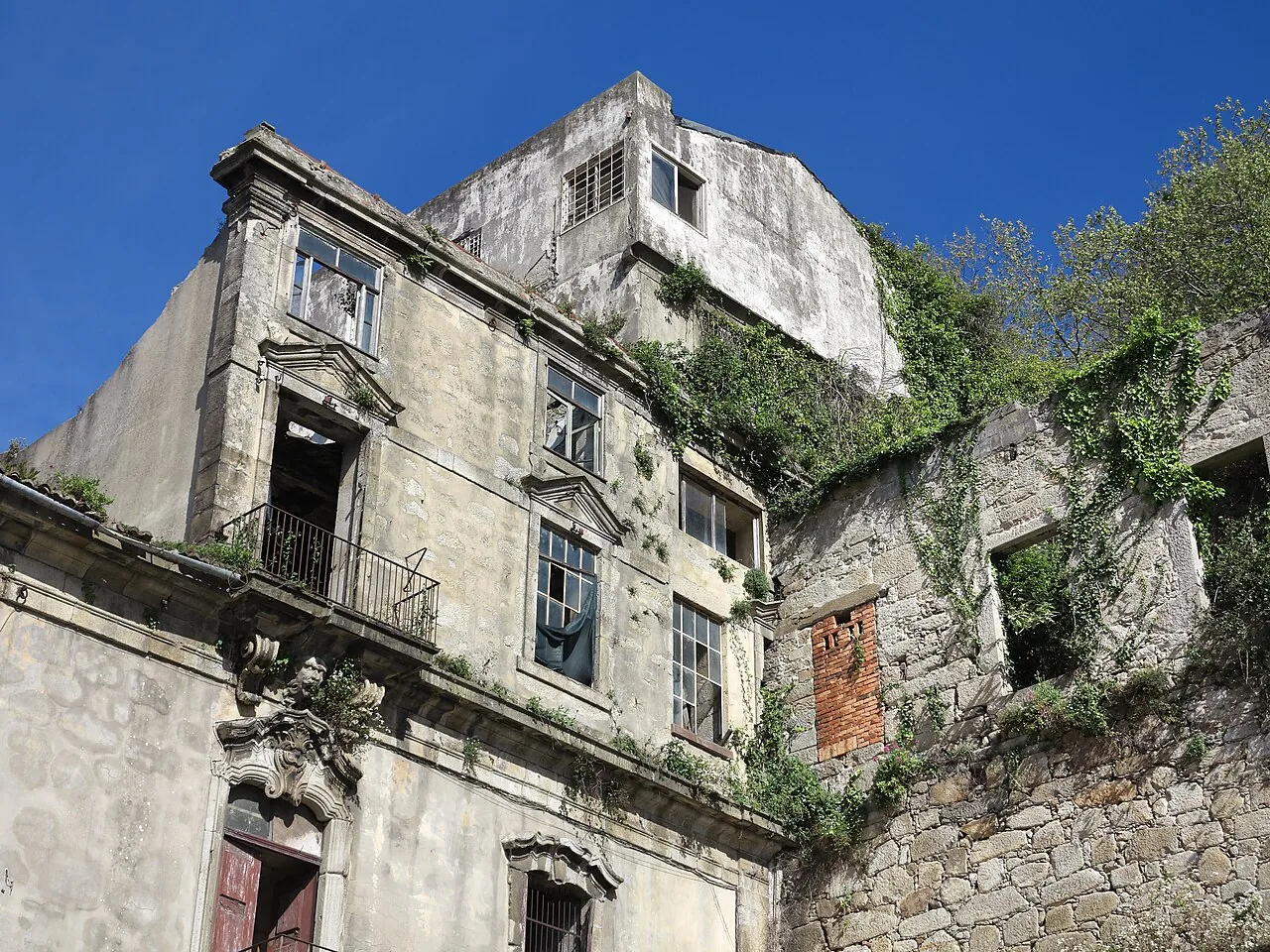 Fachada antiga no Porto