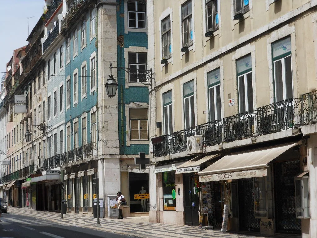 Rua tradicional em Lisboa