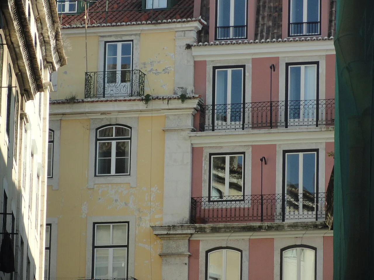 Fachadas e arquitetura urbana em Lisboa